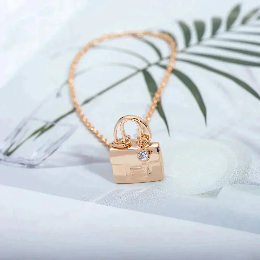[Luxe]アミュレットペンダント ローズゴールドネックレス