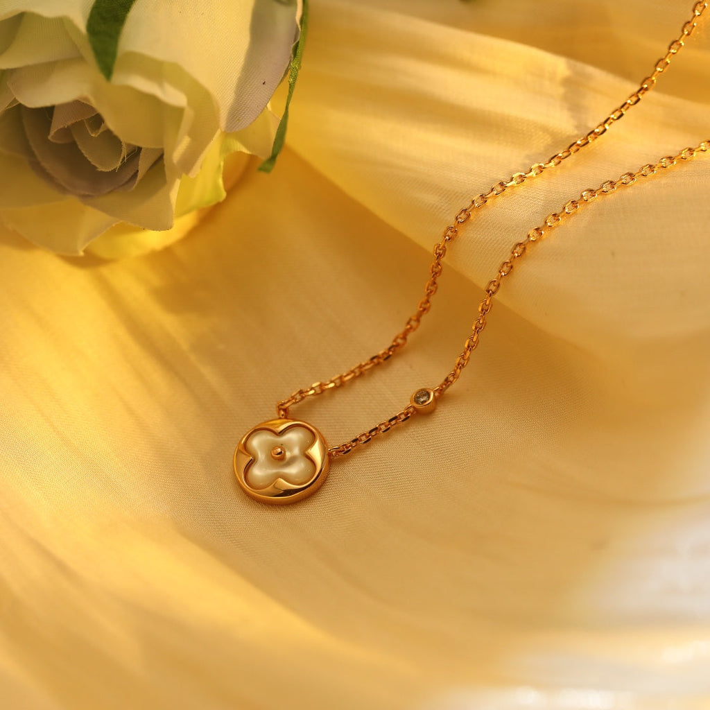 [Luxe] COLLIER PENDENTIF SOLEIL EN OR ROSE 1 DIAMANT