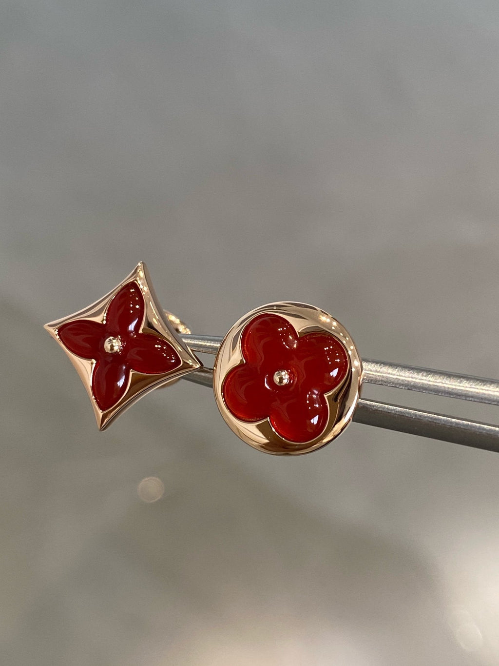 [Luxe]Boucles d'oreilles clous en or rose et cornaline, étoile et soleil