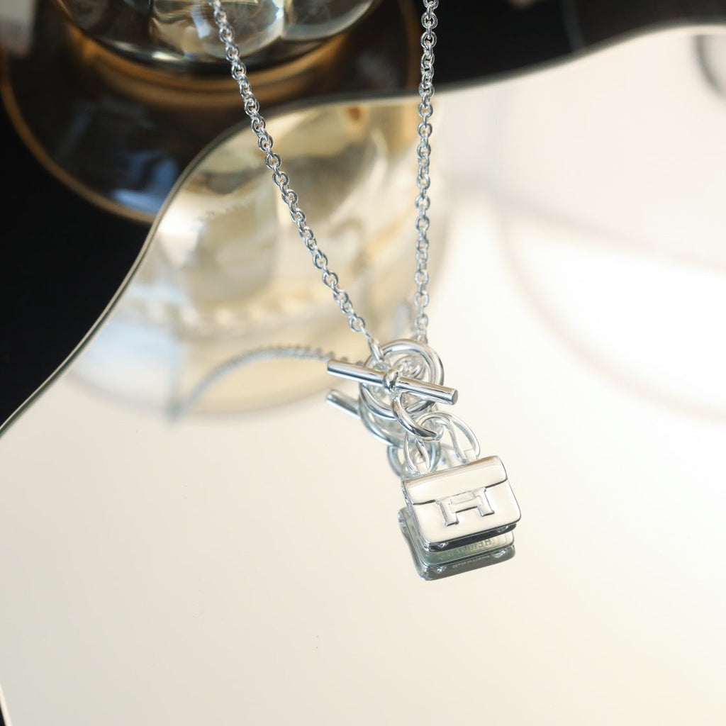 [Luxe]Collier pendentif POP H en argent