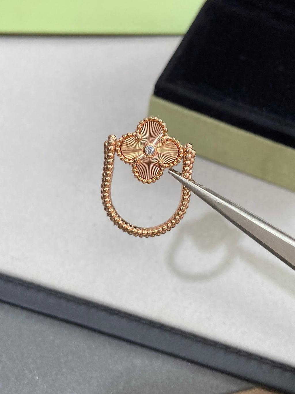 [Luxe]CLOVER RIVERSIBLE PINK GOLD RING