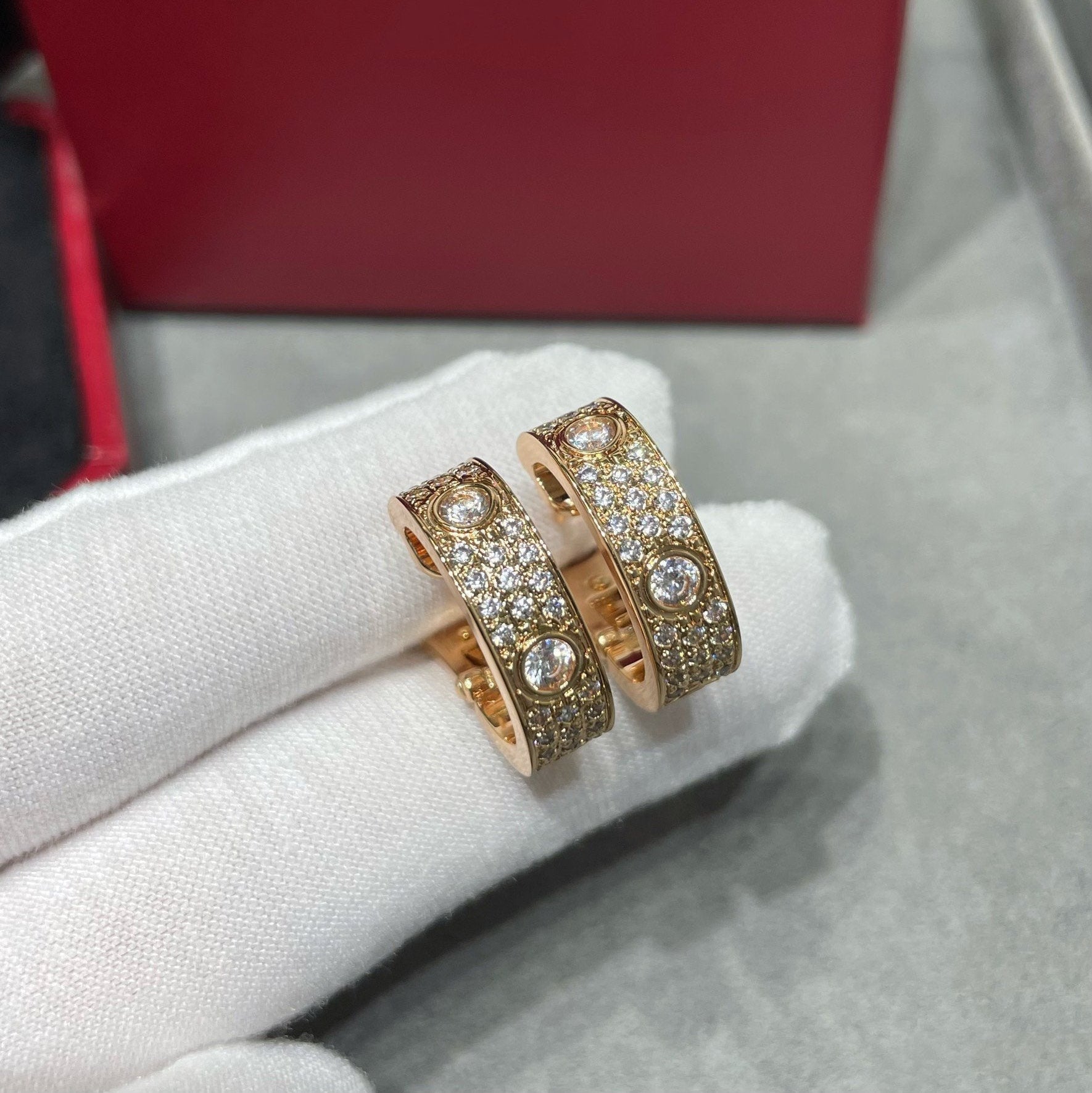 [Luxe Jewelry]LOVE 5.5MM DIAMOND PAVED EARRINGS