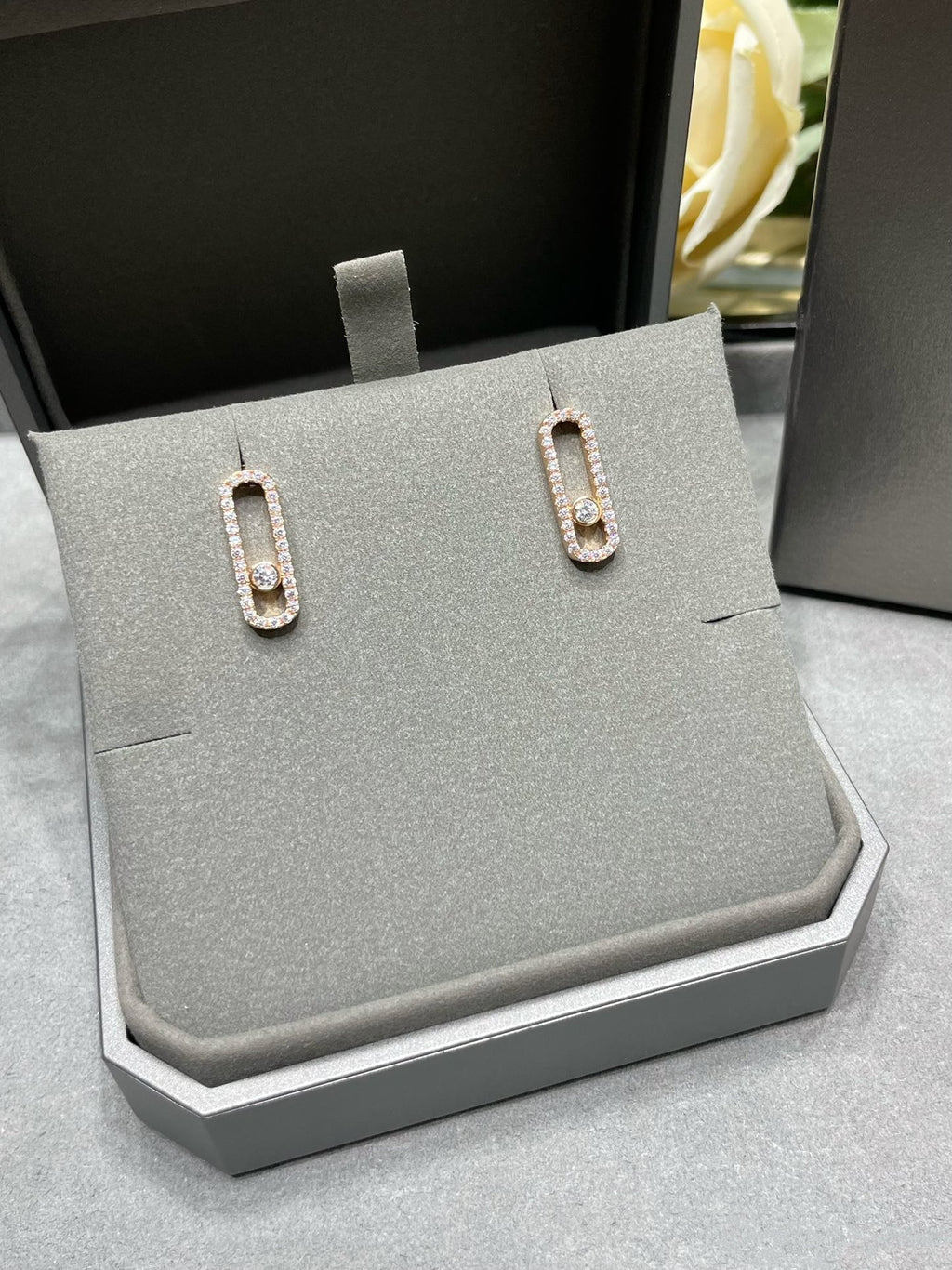 [LUXE]MOVE UNO STUD DIAMOND PAVED EARRINGS