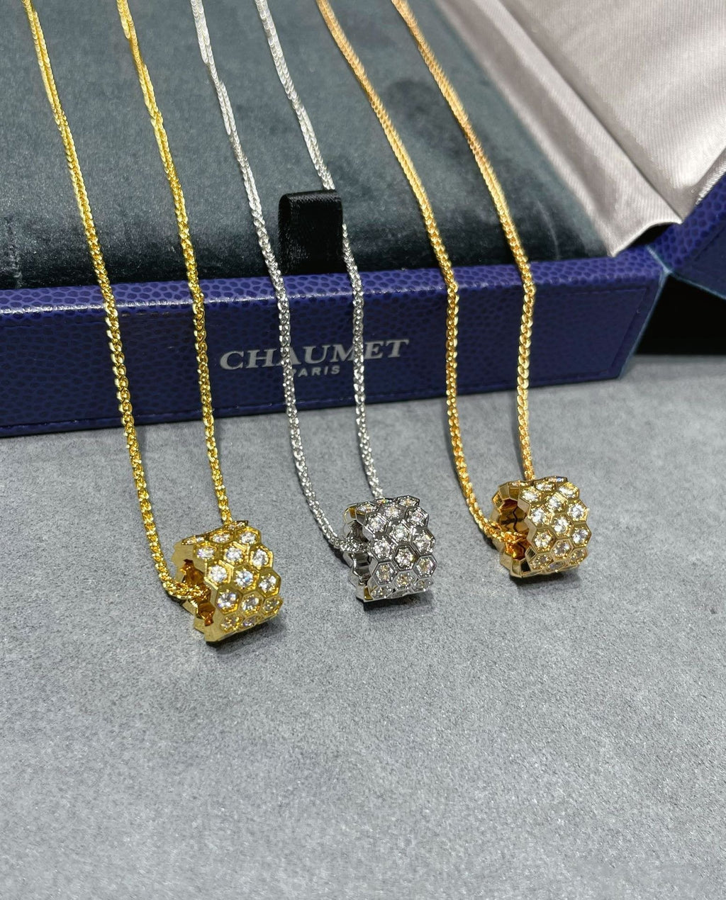 [Luxe]BEE LOVE ダイヤモンド パヴェ 3列ネックレス
