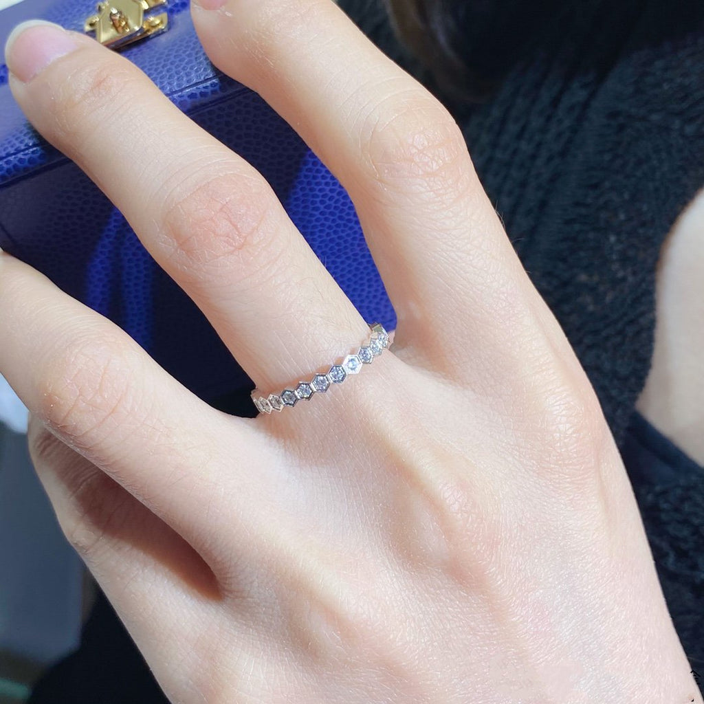 [Luxe] PETITE BAGUE BEE LOVE PAVÉE DE DIAMANTS