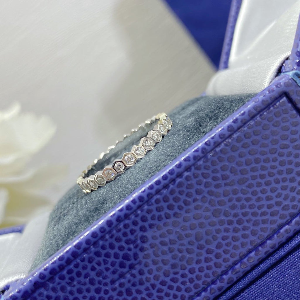 [Luxe] PETITE BAGUE BEE LOVE PAVÉE DE DIAMANTS