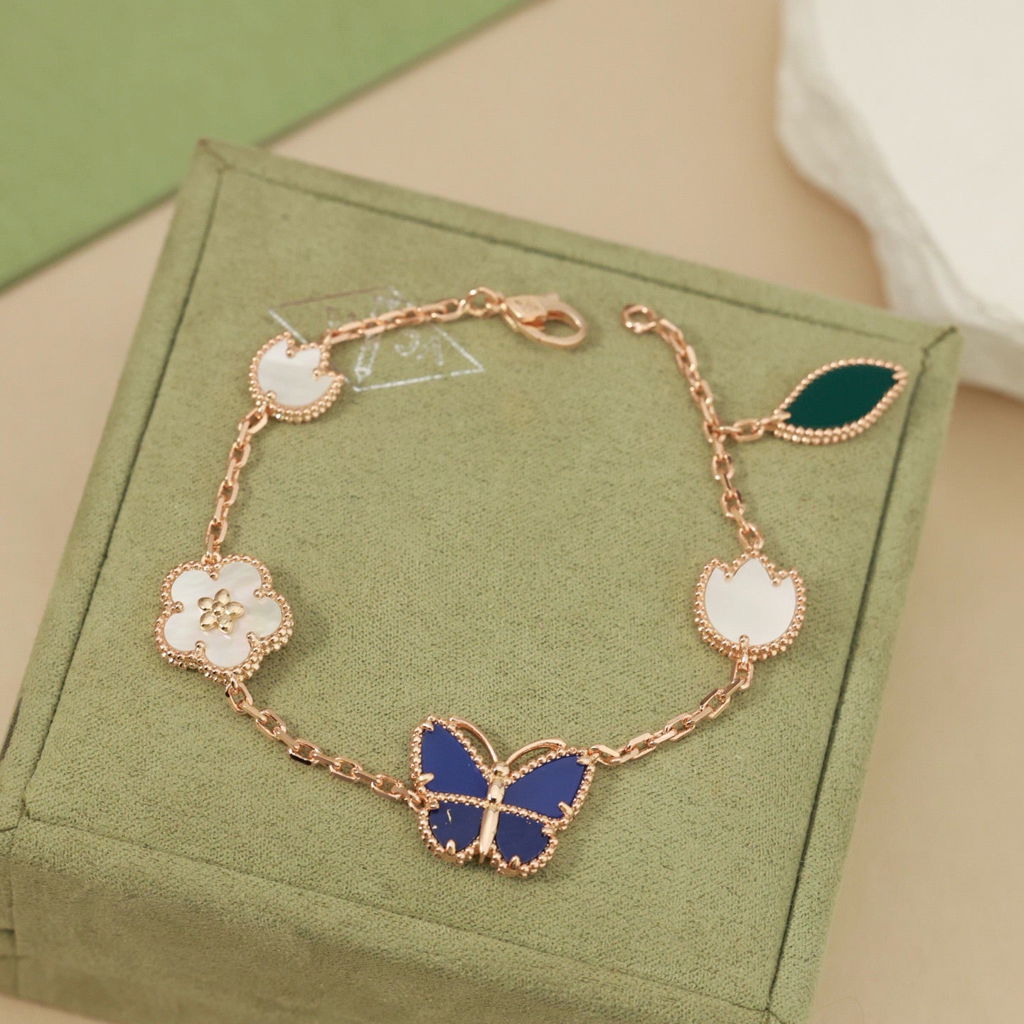 [Luxe]LUCKY SPRING BUTTERFLY 5 MOTIF BRACELET