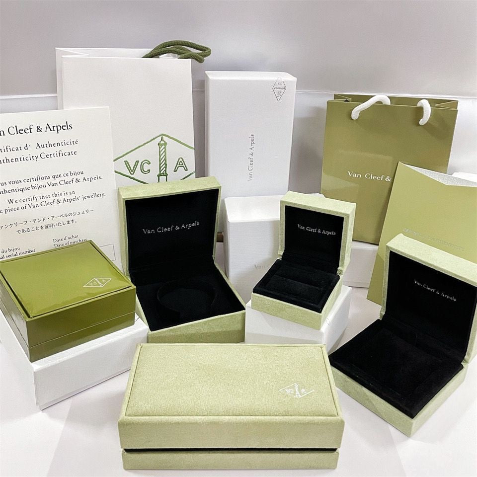 [Luxe]VA CLOVER BRACELET NECKLACE RING BOX GIFT BAG