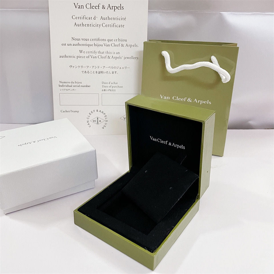 [Luxe]VA CLOVER BRACELET NECKLACE RING BOX GIFT BAG