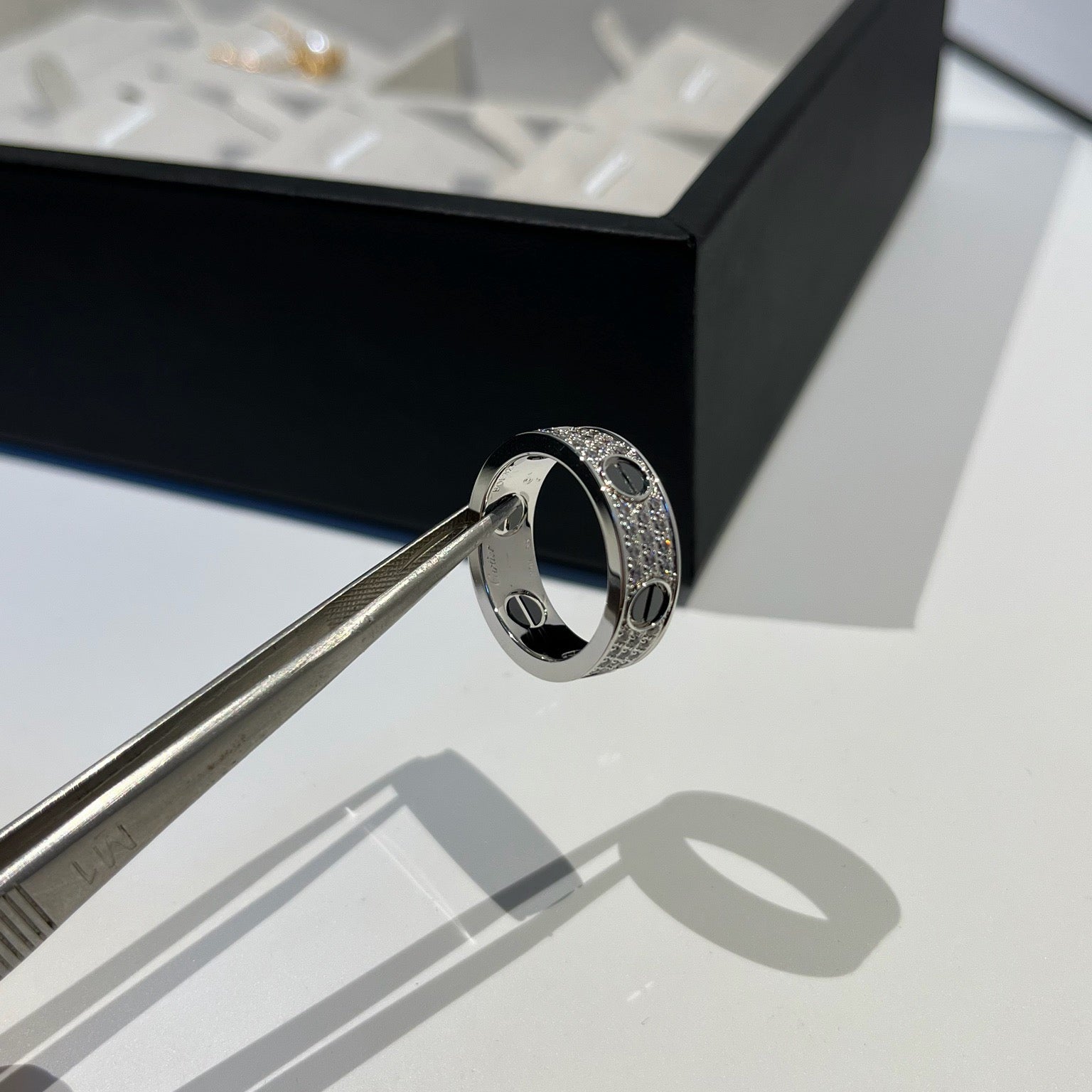 [Luxe Jewelry]LOVE RING 5.5MM DIAMONDS PAVED CERAMIC