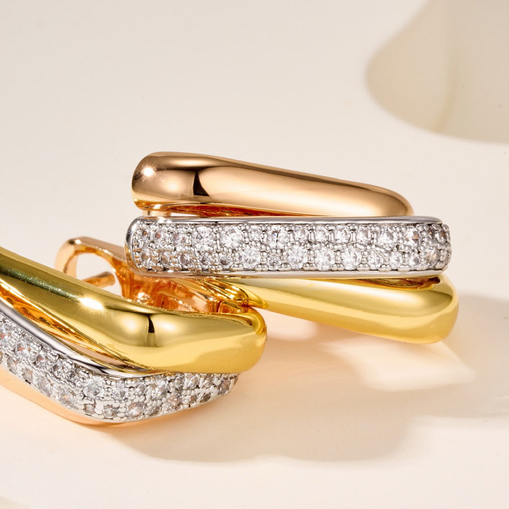 [Luxe Jewelry]TRINITY HALF DIAMOND  CUSHION EARRINGS
