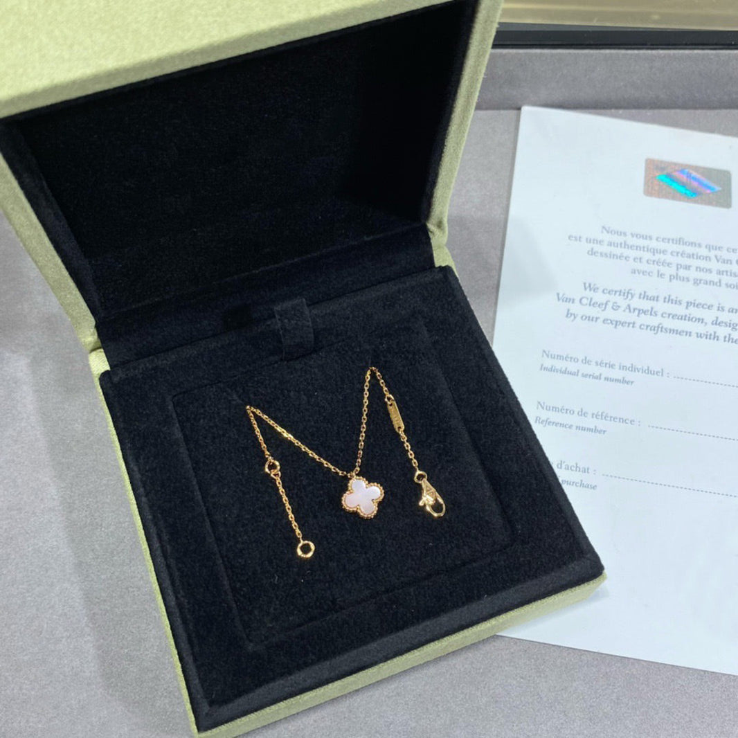 [Luxe]CLOVER 9.5MM PINK MOTHER OF PEARL SINGLE FLOWER NECKLACE