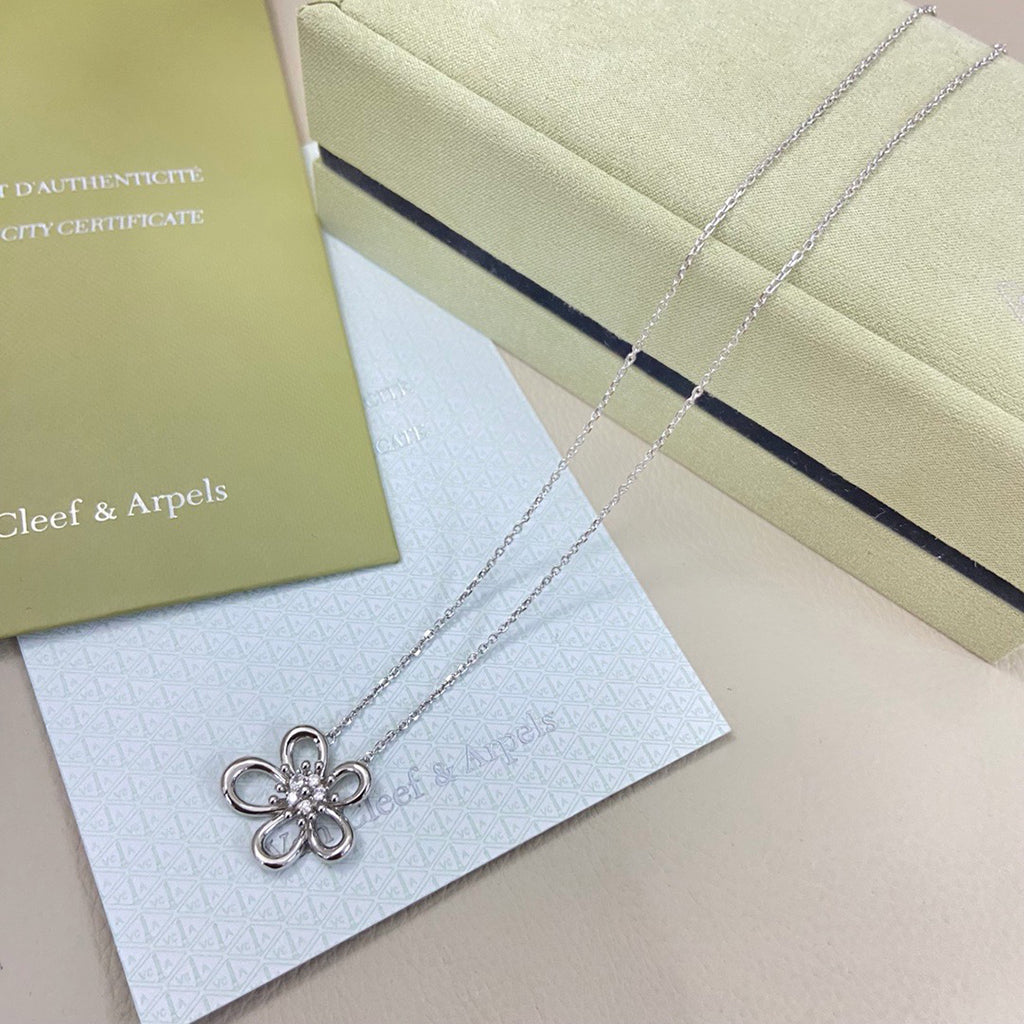 [Luxe JURI]FLOWERLACE NECKLACE 5 DIAMONDS
