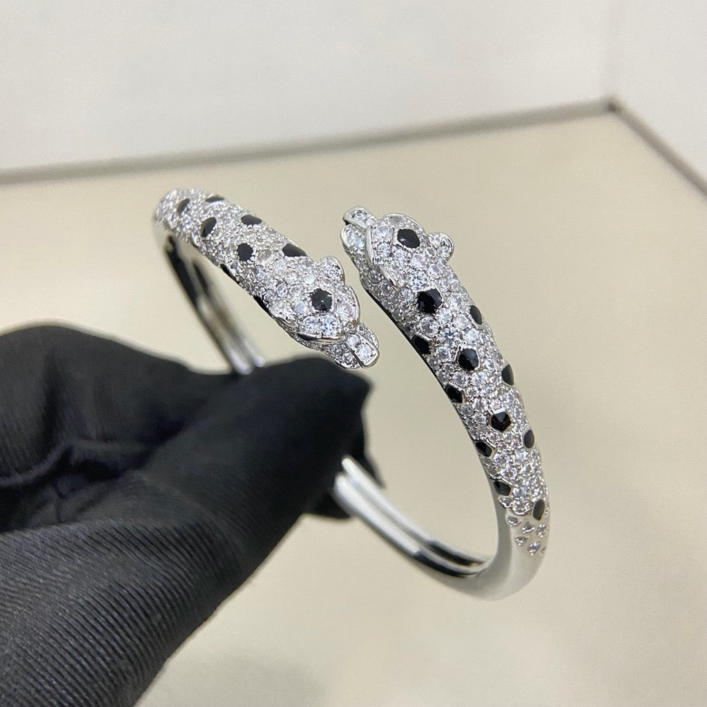 [Luxe Jewelry]PANTHERE DOUBLE HEADED HALF DIAMOND OPEN BRACELET
