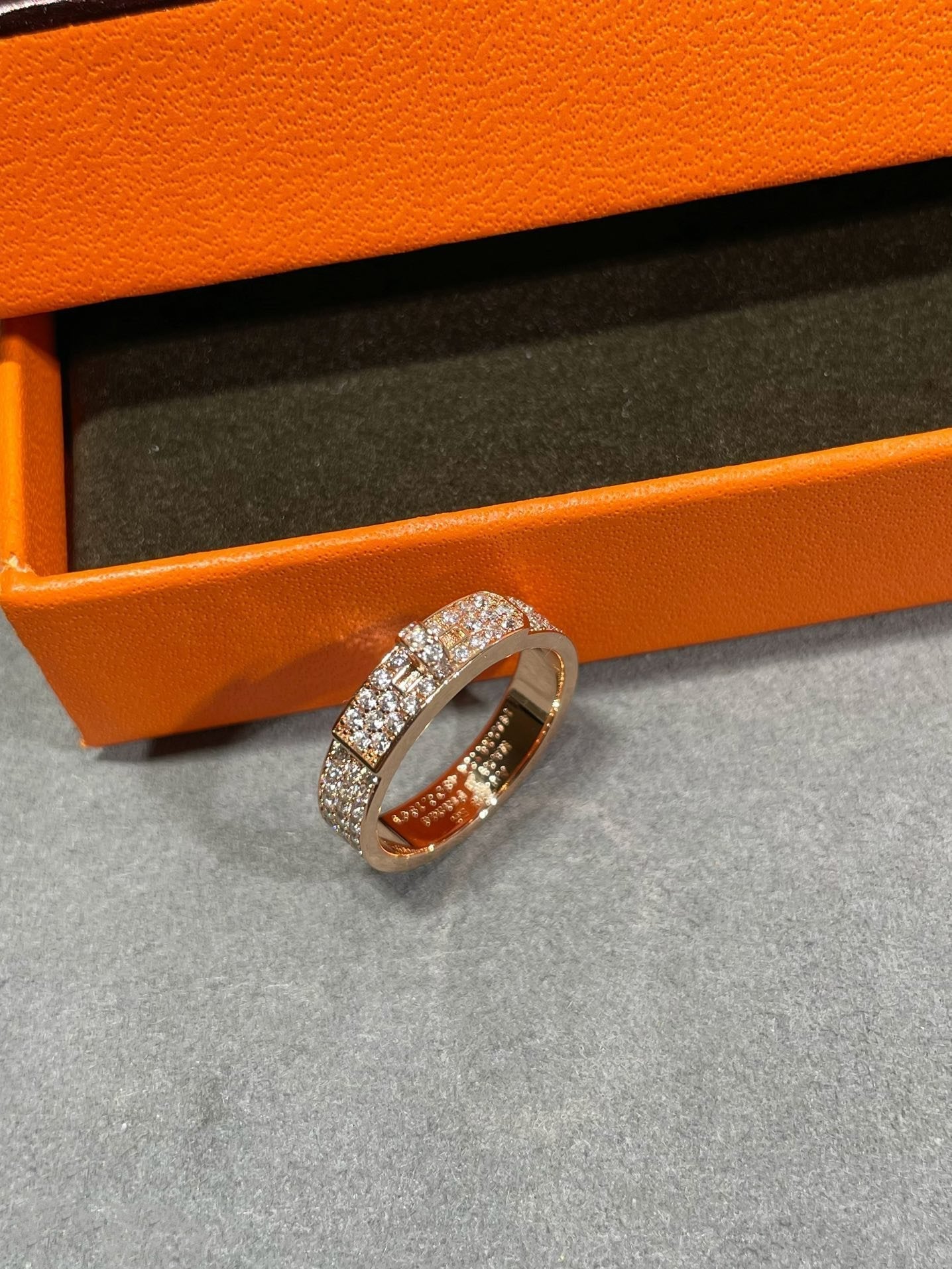 [Luxe]BAGUE KELLY EN OR ROSE ET DIAMANTS