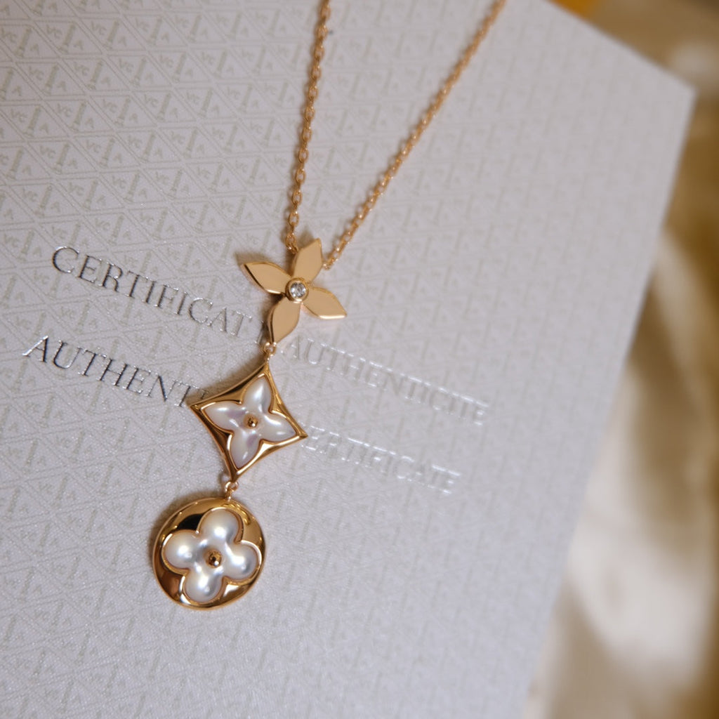 [Luxe] COLLIER LARIAT COLOR BLOSSOM OR ROSE NACRE BLANCHE ET DIAMANT