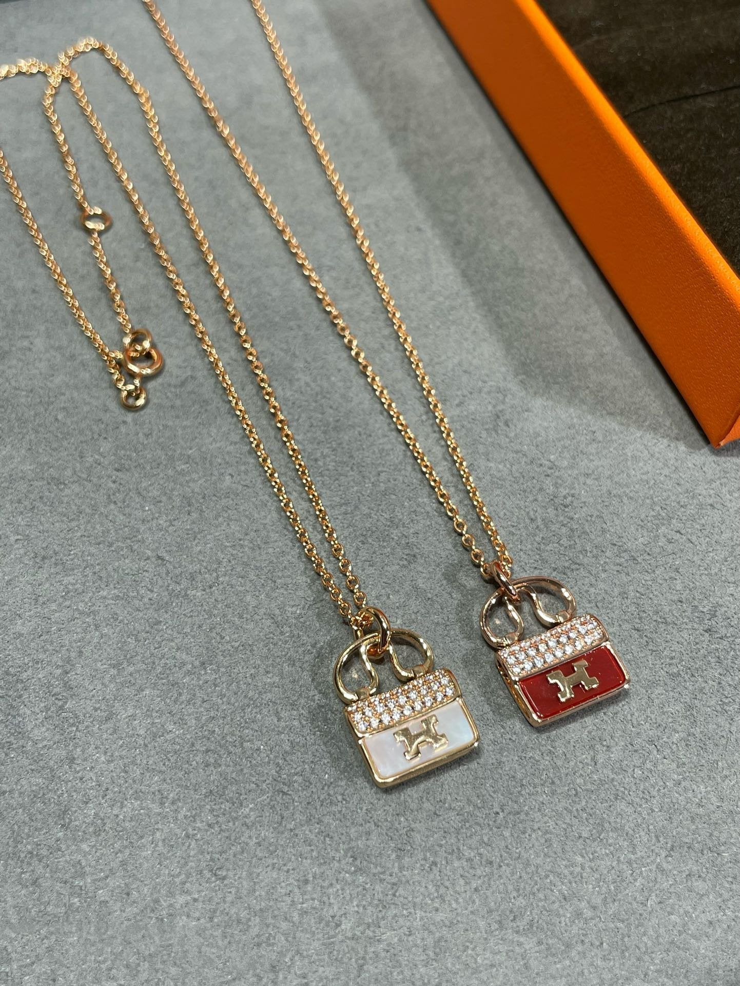 [Luxe]Collier pendentif en moissanite H Circé en or