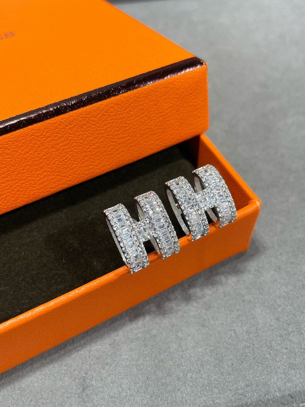 [Luxe]Boucles d'oreilles clous H avec diamants en argent