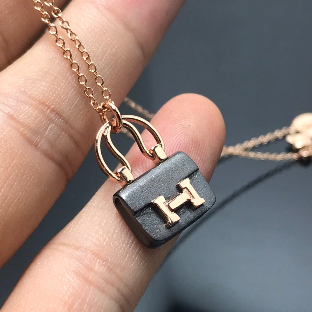 [Luxe] COLLIER PENDENTIF FEMME AMULETTES HM CONSTANCE