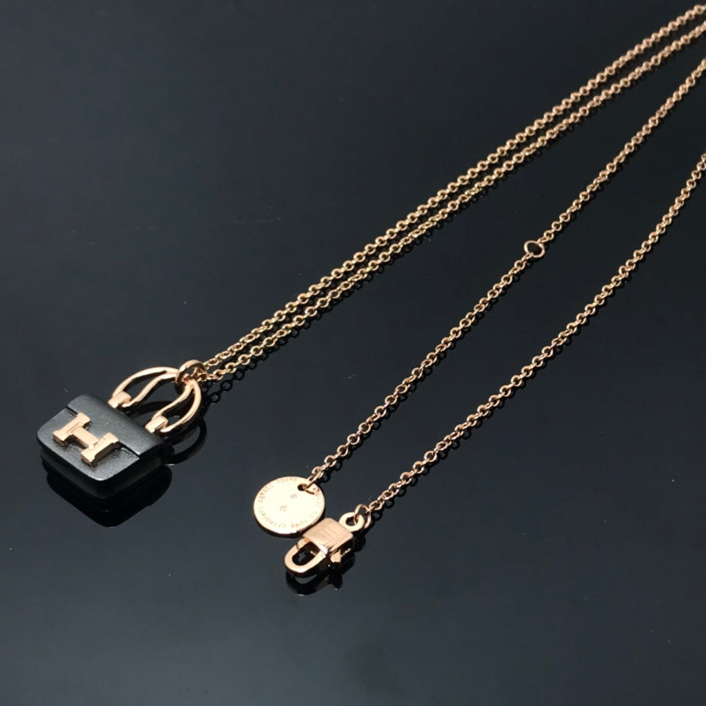 [Luxe] COLLIER PENDENTIF FEMME AMULETTES HM CONSTANCE