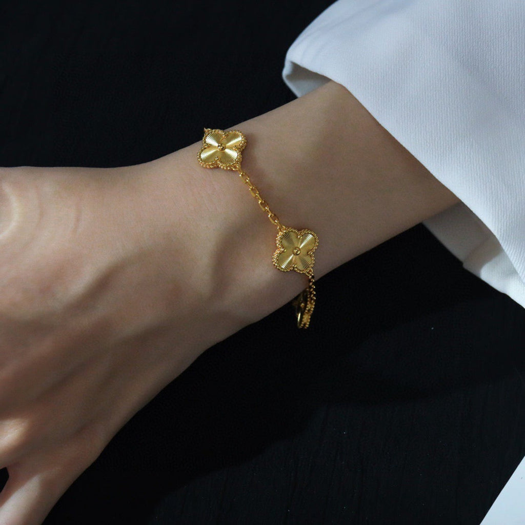 [LUXE]Clover Laser  Pulsar Stone 5-Motif & LOVE Diamond-Paved Bracelet Stack Set