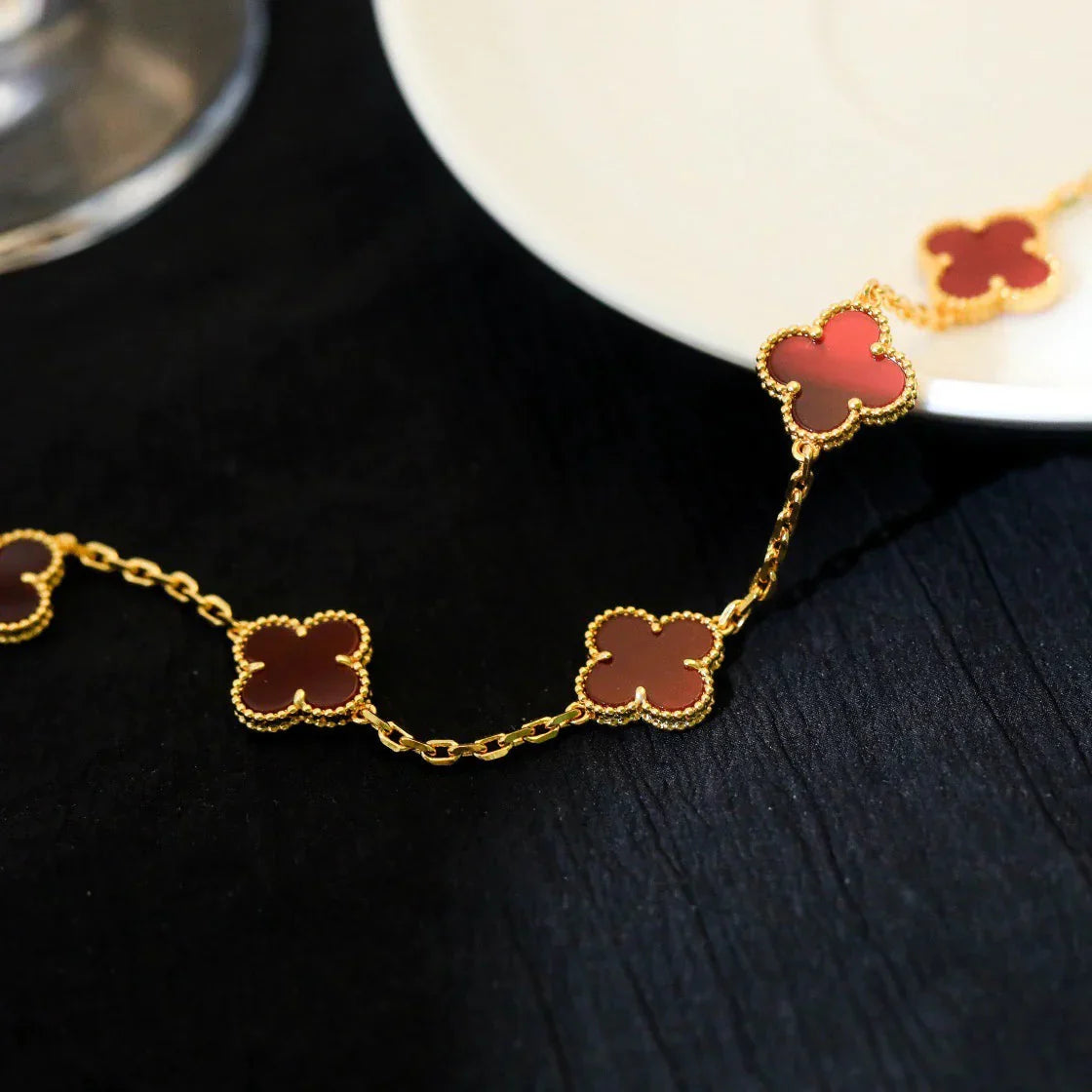 [Luxe] CLOVER 5 MOTIF RED CORNELIAN BRACELET COLLECTION