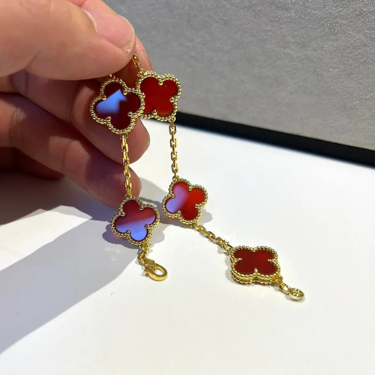 [Luxe] CLOVER 5 MOTIF RED CORNELIAN BRACELET COLLECTION