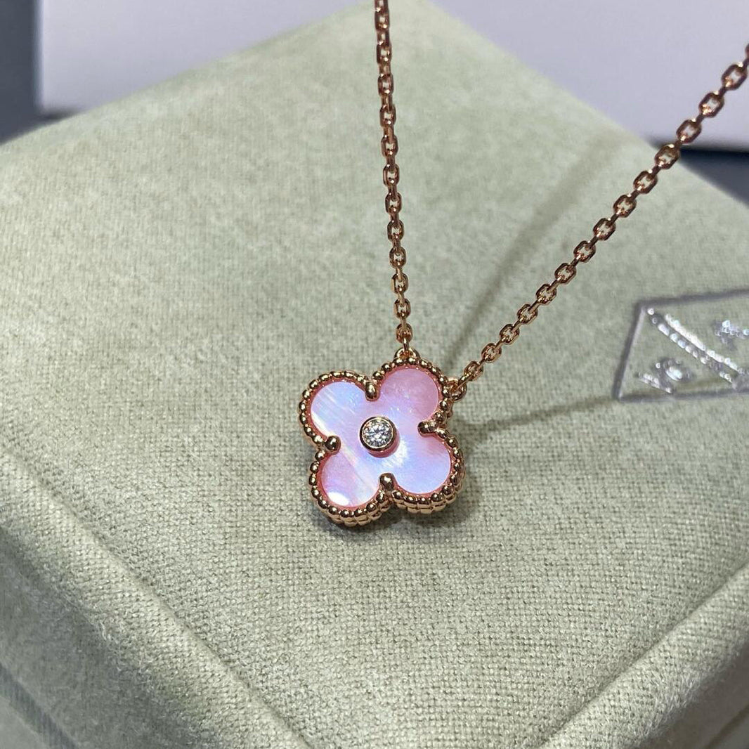 [Luxe]CLOVER 15MM DIAMOND PINK MOP NECKLACE