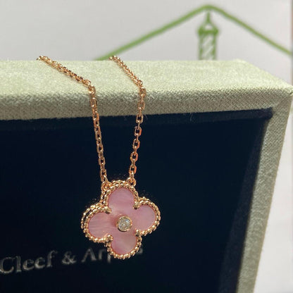 [Luxe]CLOVER 15MM DIAMOND PINK MOP NECKLACE