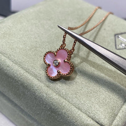[Luxe]CLOVER 15MM DIAMOND PINK MOP NECKLACE