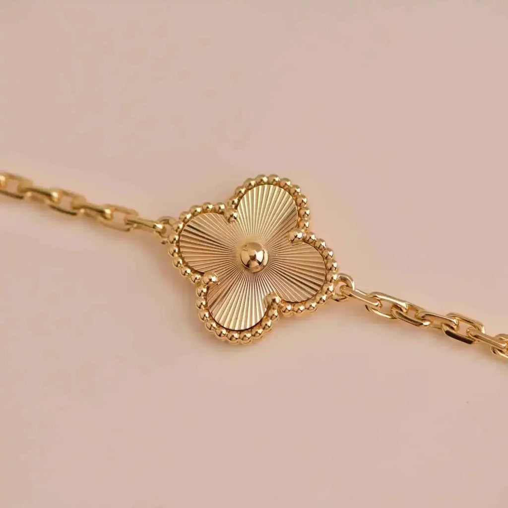 [Luxe] CLOVER 5 MOTIF LASER BRACELET COLLECTION