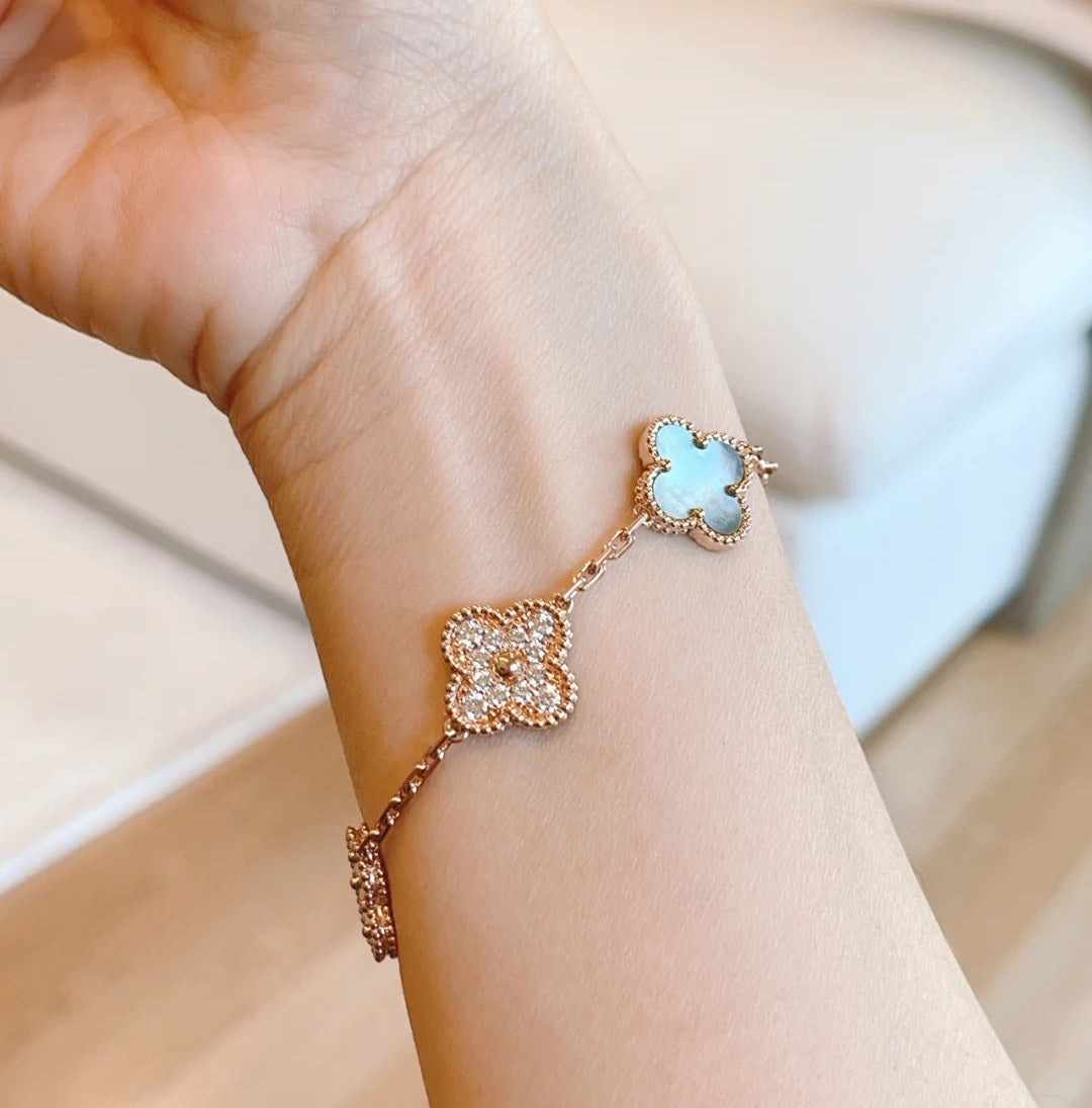 [Luxe] CLOVER 5 MOTIF GRAY MOP BRACELET COLLECTION