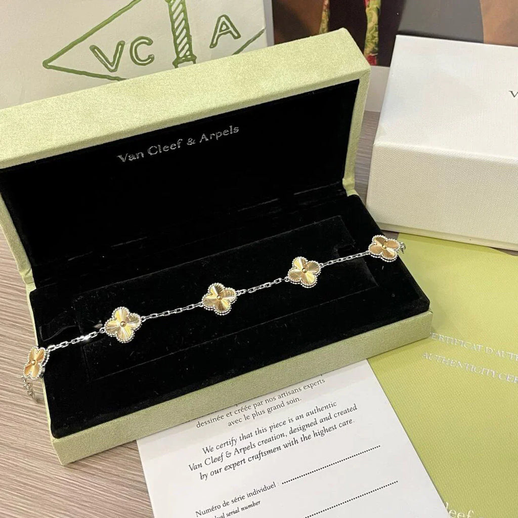 [Luxe] CLOVER 5 MOTIF LASER BRACELET COLLECTION