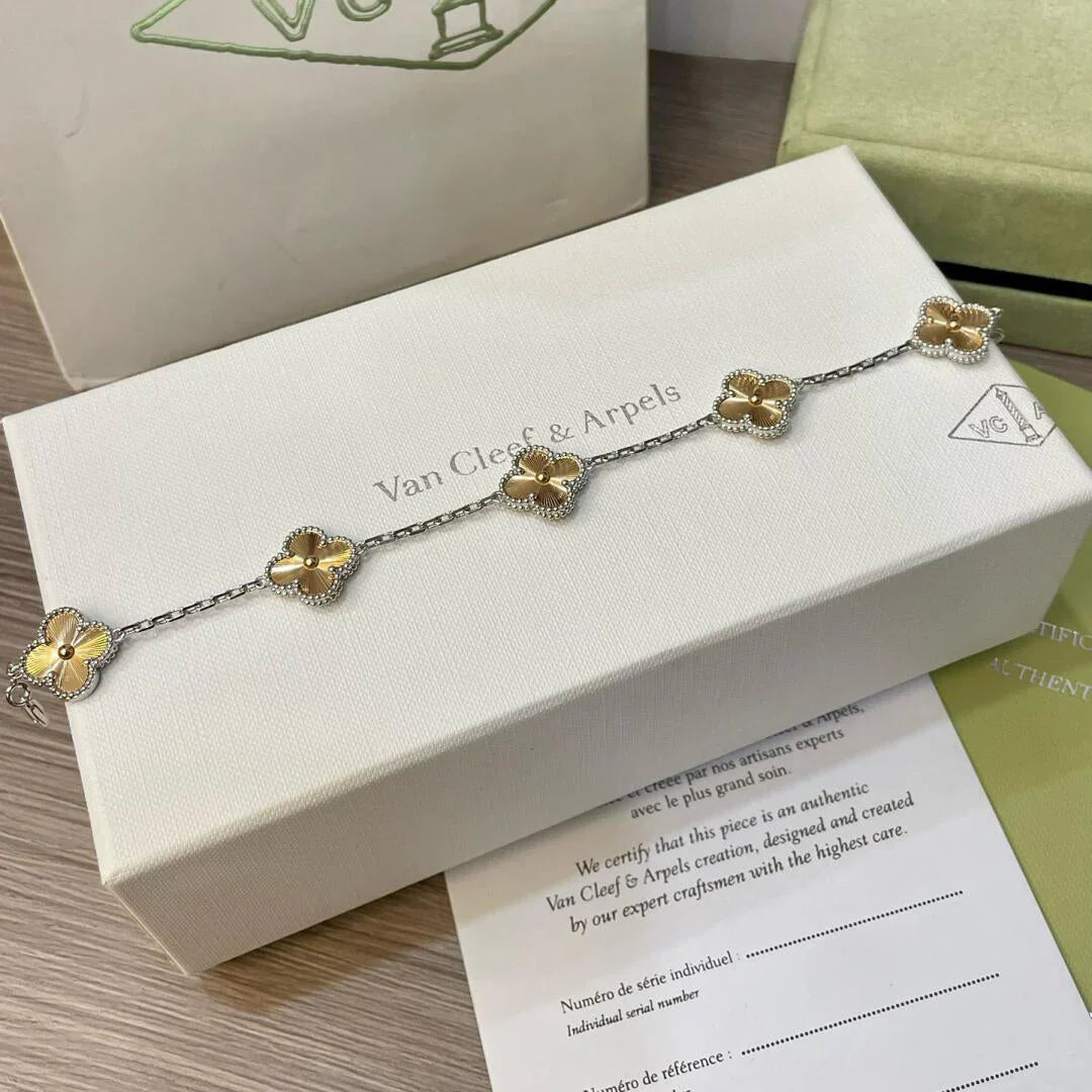 [Luxe] CLOVER 5 MOTIF LASER BRACELET COLLECTION