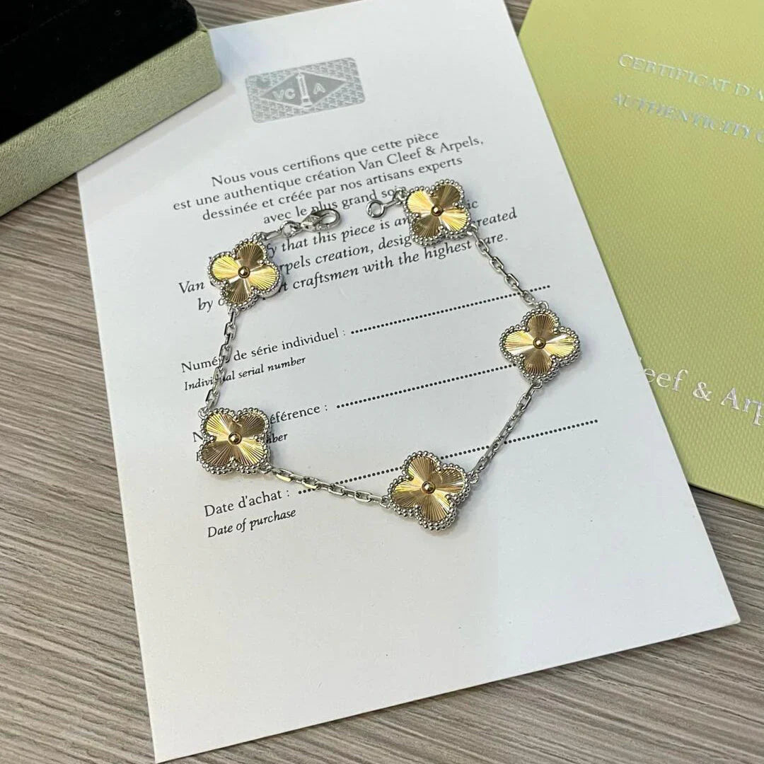 [Luxe] CLOVER 5 MOTIF LASER BRACELET COLLECTION